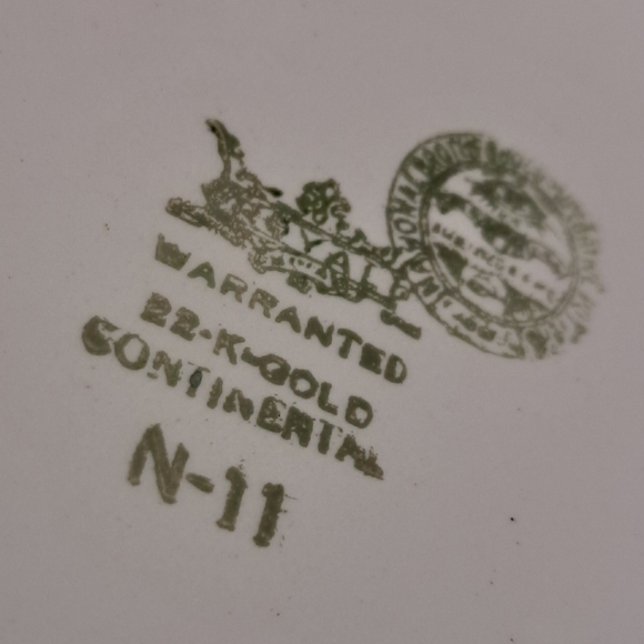 Vintage 22 K Gold Trimmed Dinner Plates - Picture 3 of 3